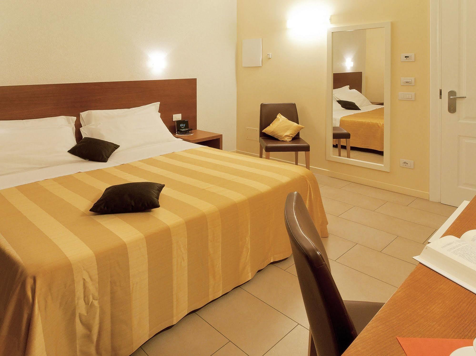 Hotel Cluentum Tolentino Exterior photo