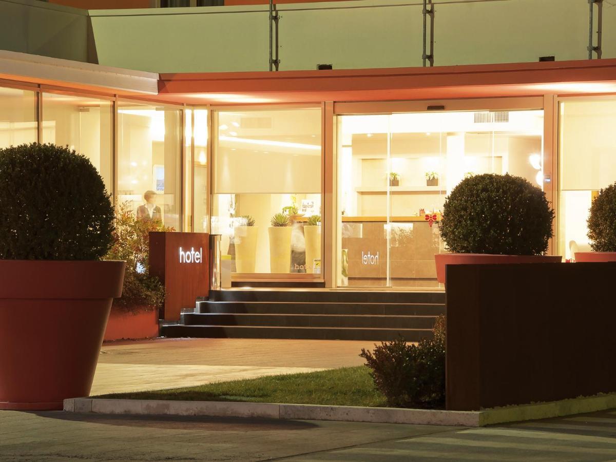 Hotel Cluentum Tolentino Exterior photo